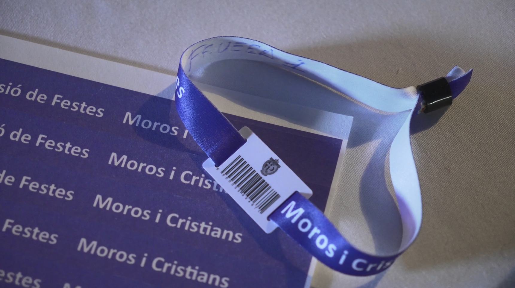 Pulsera con código QR para control de entradas